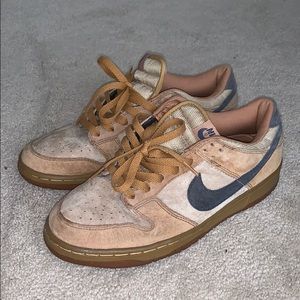 Men’s wheat SB dunk lows